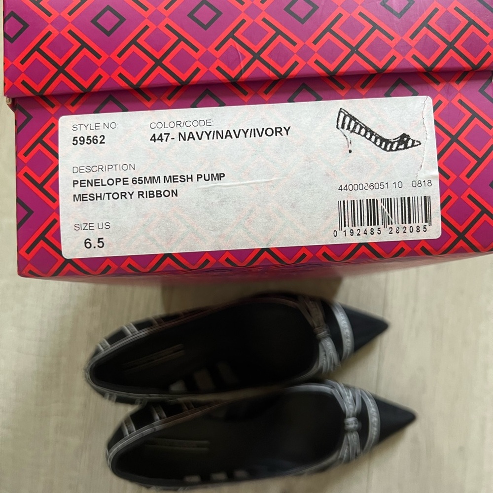 Tory Burch navy and ivory Heels - Picture 8 of 8